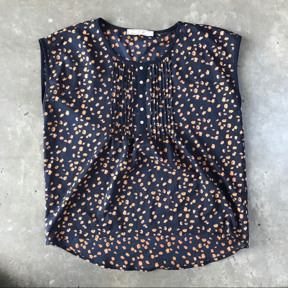 Chloe K blouse size small